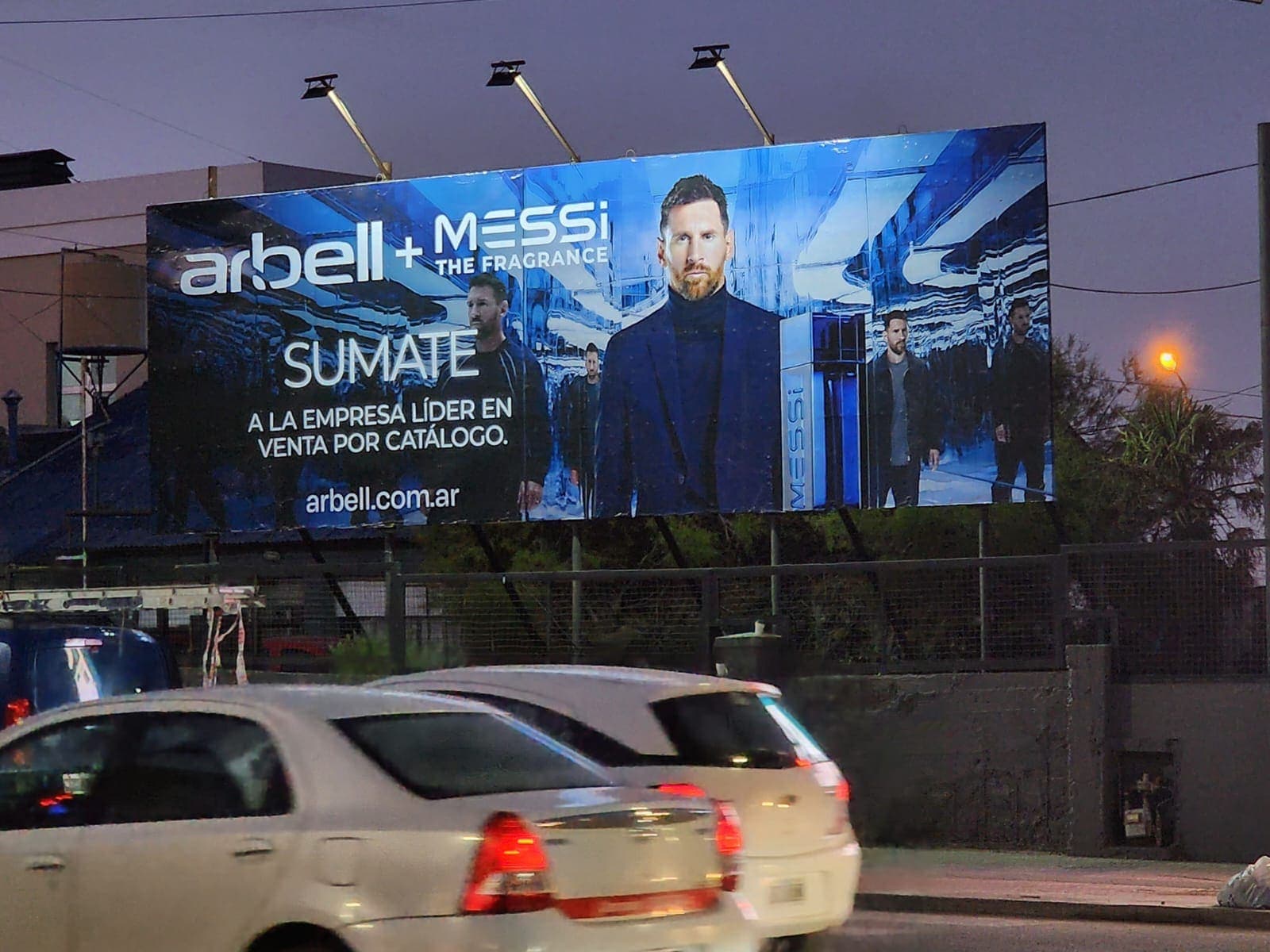 Gran formato — Arbell + Messi, Comodoro Rivadavia